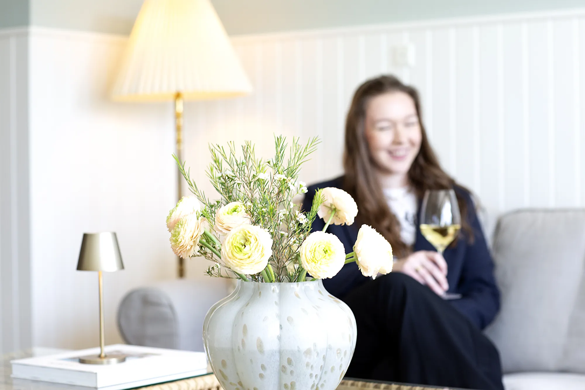 Klithjem_Badehotel_lounge_wine.webp