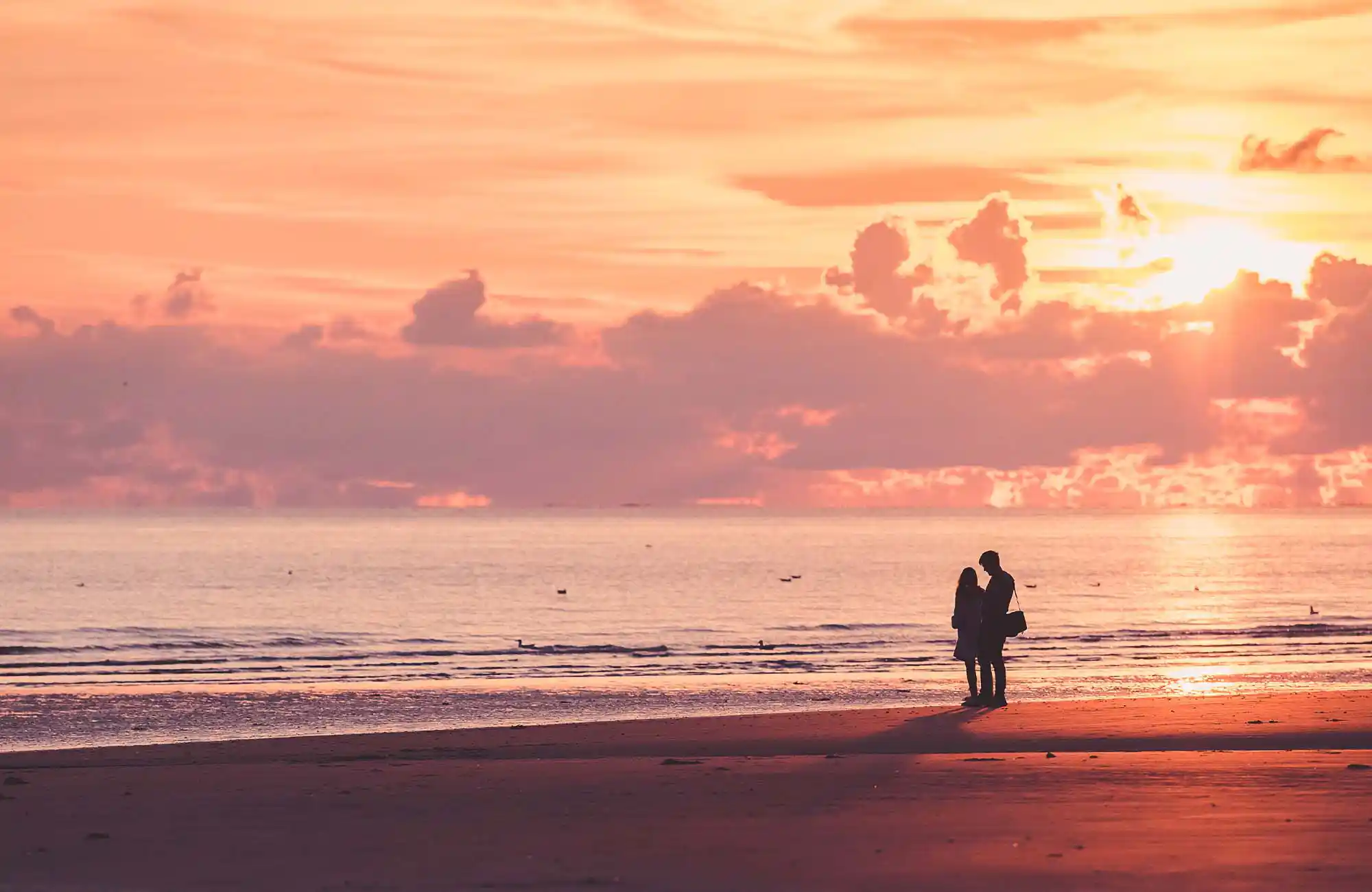 klithjem_badehotel_strand_solnedgang_par.webp