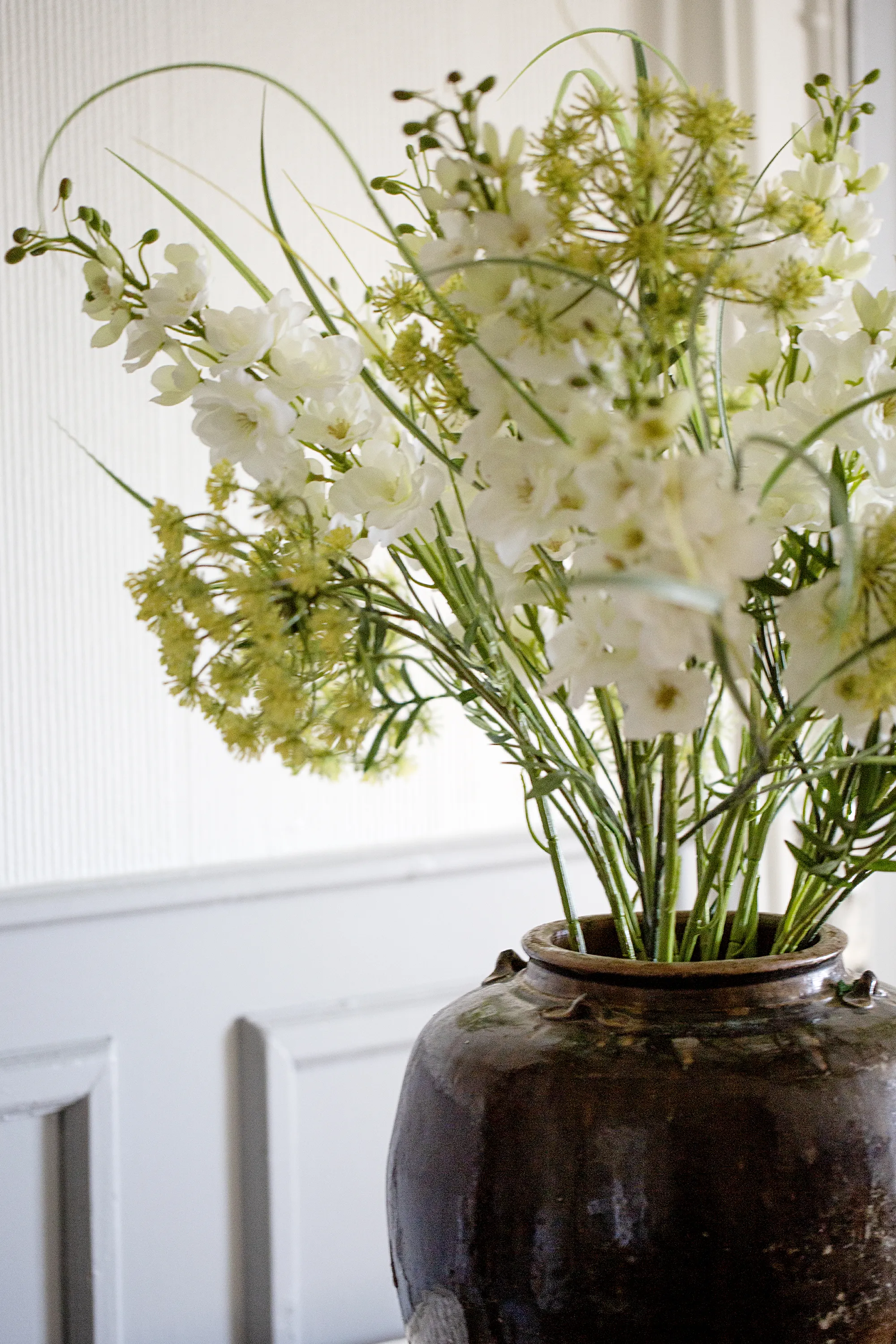 Klithjem_Badehotel_flowers_lounge.webp